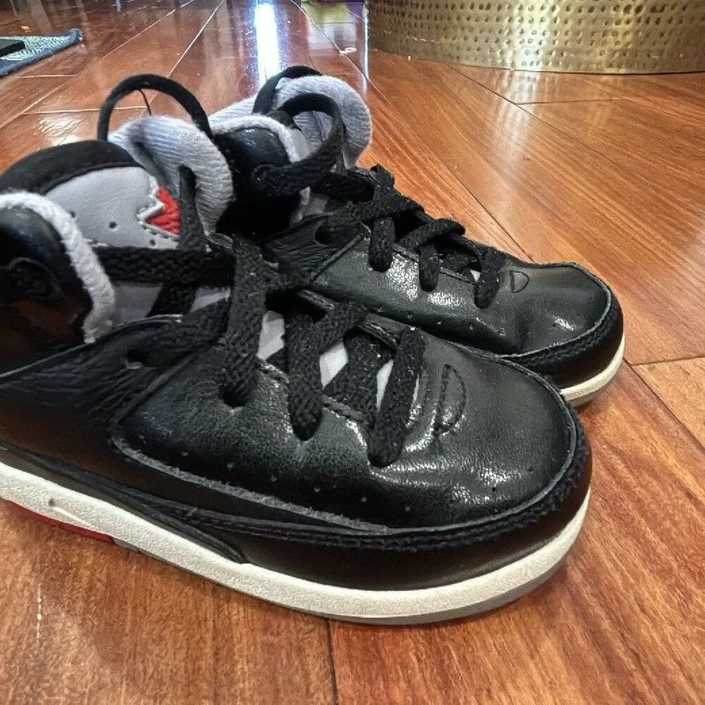 Nike Air Jordan 2 Unisex Kids Black/Gray/Red/White Leather Mid Top Sneakers 8C